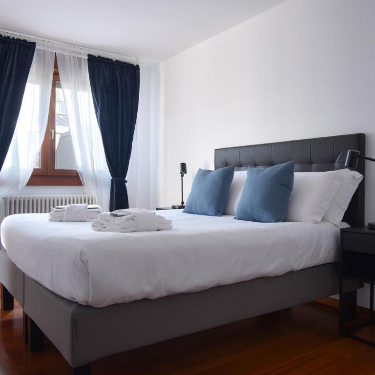 Welc-om Padova Business Luxury Terrace Free Parking - Two-Bedroom Apartment - 8