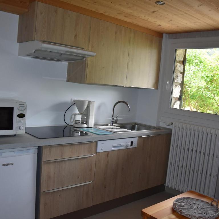 Chalet paisible avec terrasse et animaux admis, 4 pers. - FR-1-464-184 - Appartement 1 Chambre - 6