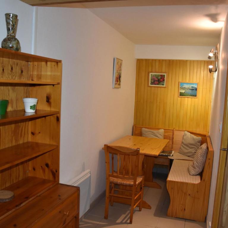Chalet paisible avec terrasse et animaux admis, 4 pers. - FR-1-464-184 - Appartement 1 Chambre - 9