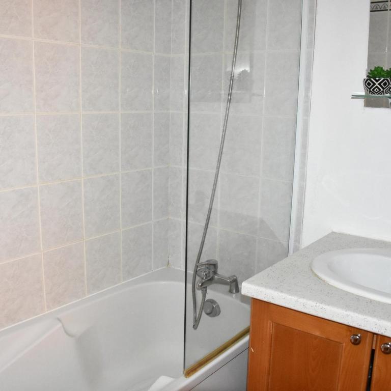 Appartement cosy proche centre 4 pers, balcon lumineux - FR-1-464-200 - Apartment - 6