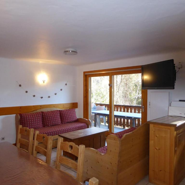 Appartement spacieux avec grande terrasse et parking à Champagny-en-Vanoise - FR-1-464-37 - Appartement 3 Chambres - 5