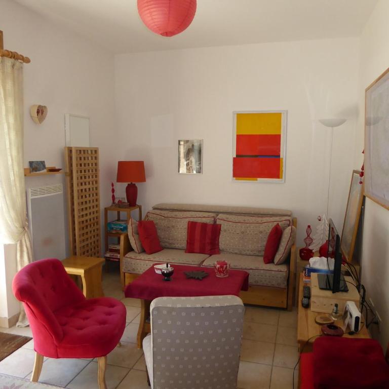 Agréable 3 pièces avec jardinet, proche du centre - FR-1-464-42 - Appartement 2 Chambres - 1