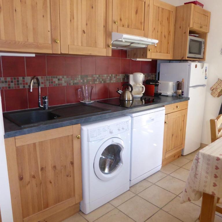 Agréable 3 pièces avec jardinet, proche du centre - FR-1-464-42 - Appartement 2 Chambres - 7