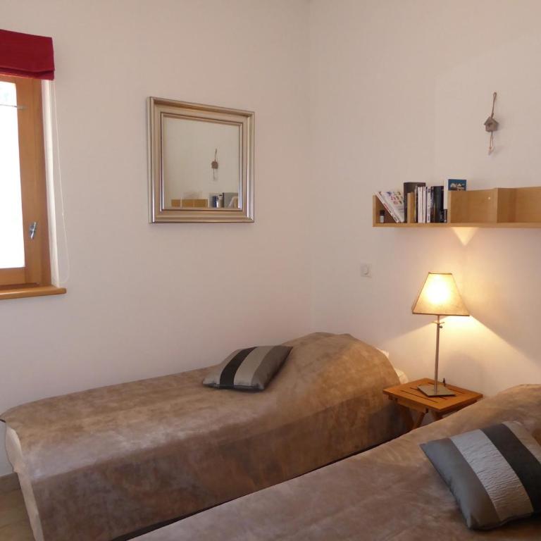 Agréable 3 pièces avec jardinet, proche du centre - FR-1-464-42 - Appartement 2 Chambres - 11