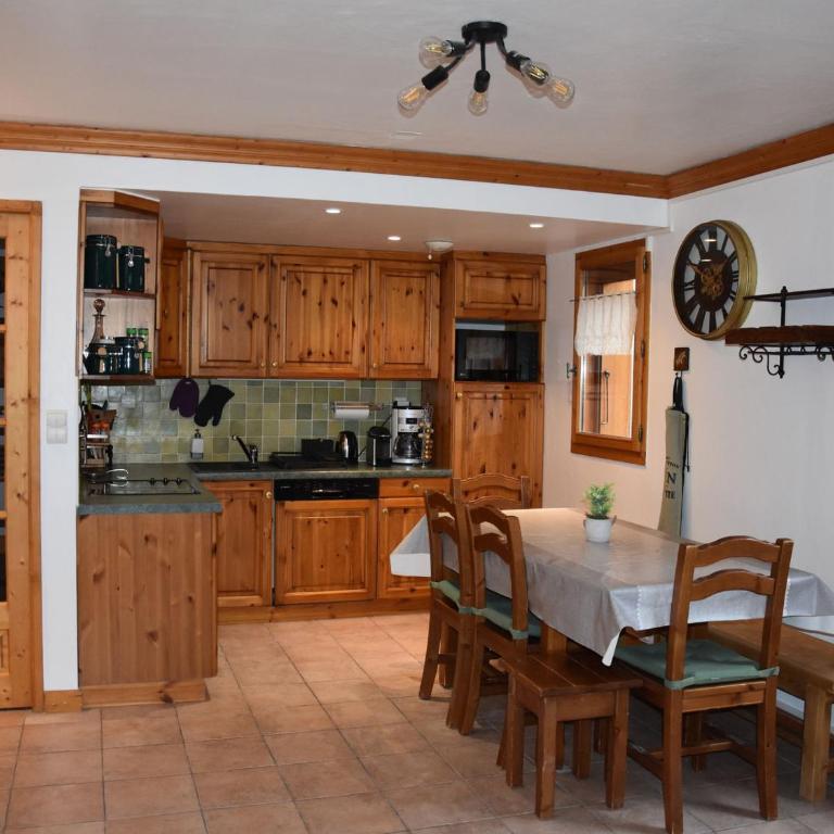 Appartement spacieux, 3 étoiles, max 8 pers, 2 terrasses - FR-1-464-54 - Apartment mit 3 Schlafzimmern - 2