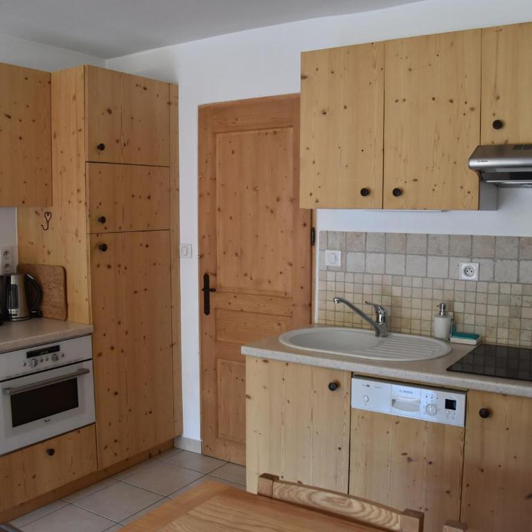 Appartement chaleureux PMR avec terrasse sud, parking, près de Champagny-en-Vanoise - Appartement 2 Chambres - 6