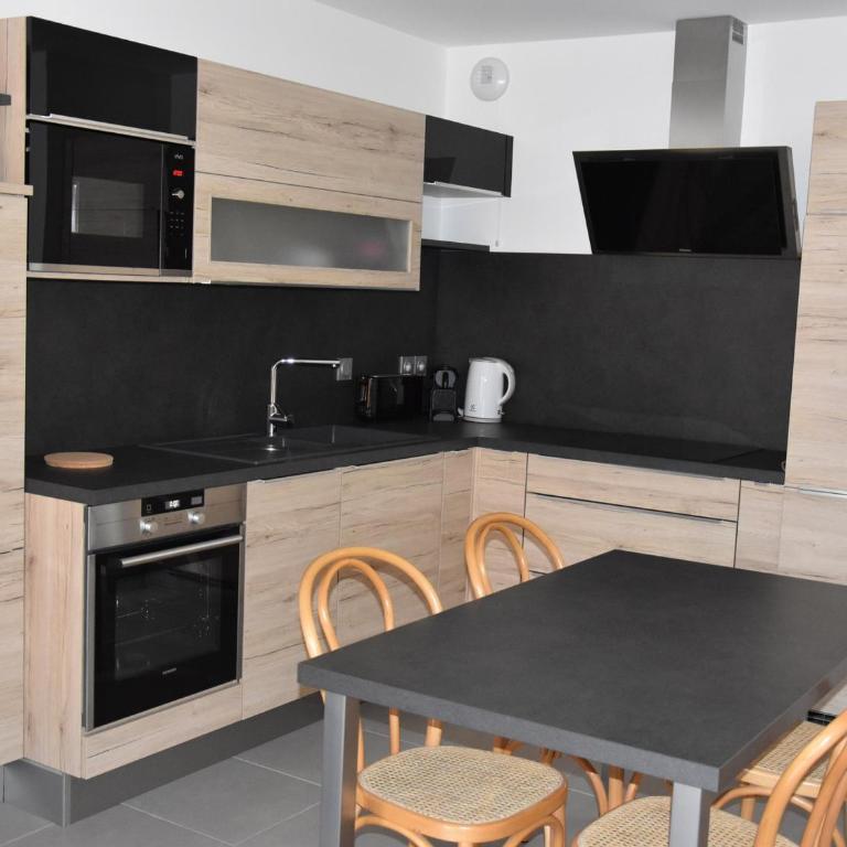 Appartement Contemporain avec Terrasse Sud, Proche Centre et Navette Courchevel - FR-1-464-81 - One-Bedroom Apartment - 6