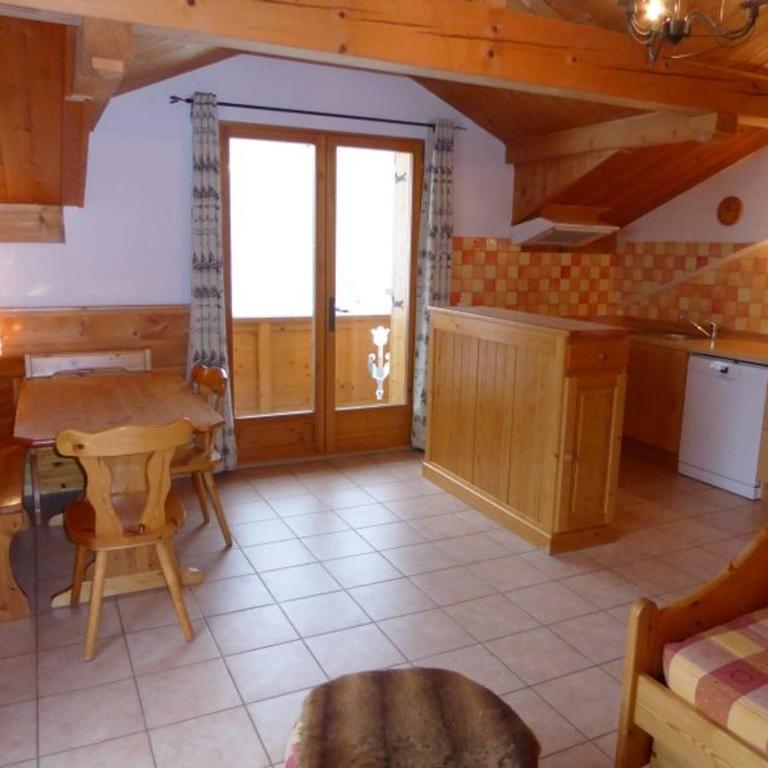 Dernier étage chalet, 3 pièces, 6 pers, proche pistes - FR-1-464-106 - Apartamento de 2 dormitorios - 1