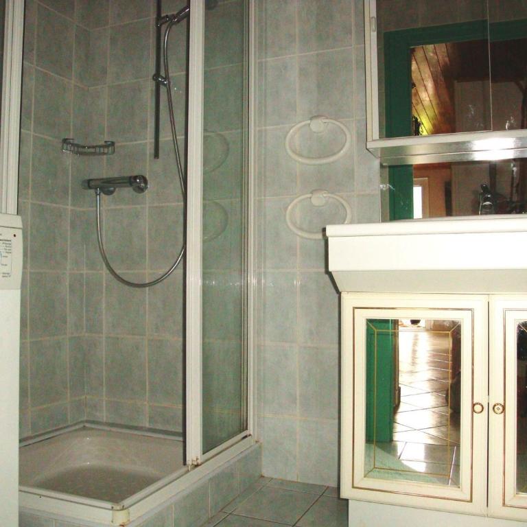 Chalet mitoyen avec jardinet, 3 pièces, 6 personnes - FR-1-464-8 - Chalet 2 Chambres - 9