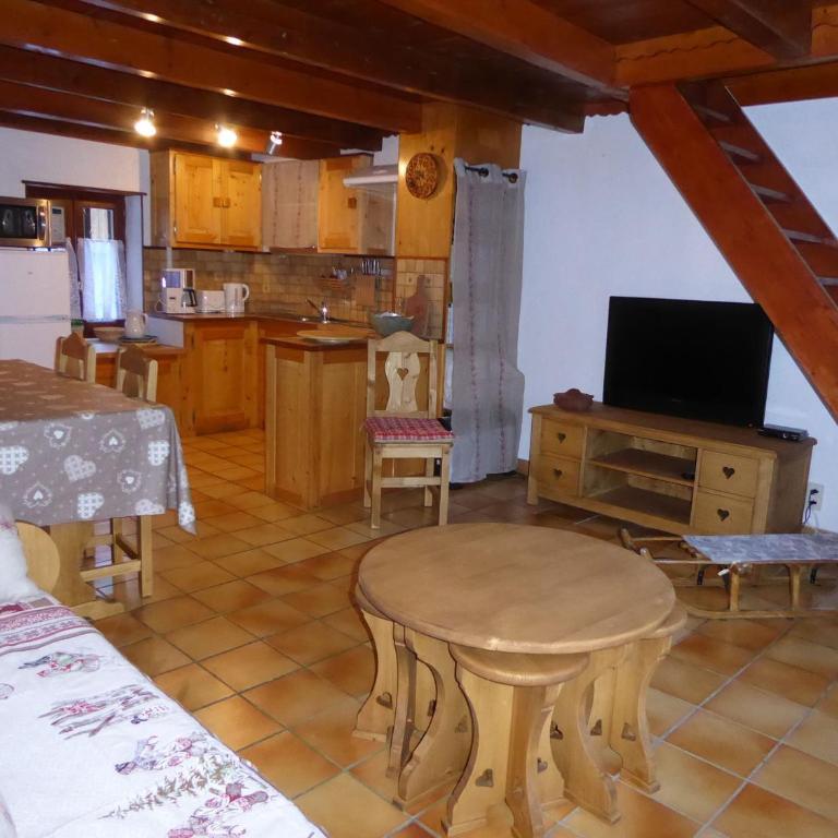 Charmant chalet en pierre pour 6 pers. à Pralognan-la-Vanoise - FR-1-464-16 - Two-Bedroom Chalet - 1