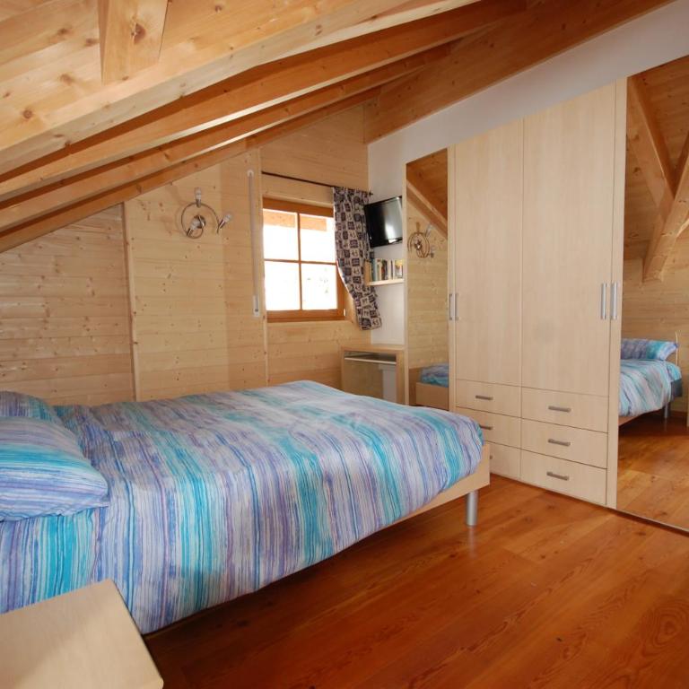 Chalet alla Cascata - One-Bedroom Attic - 26