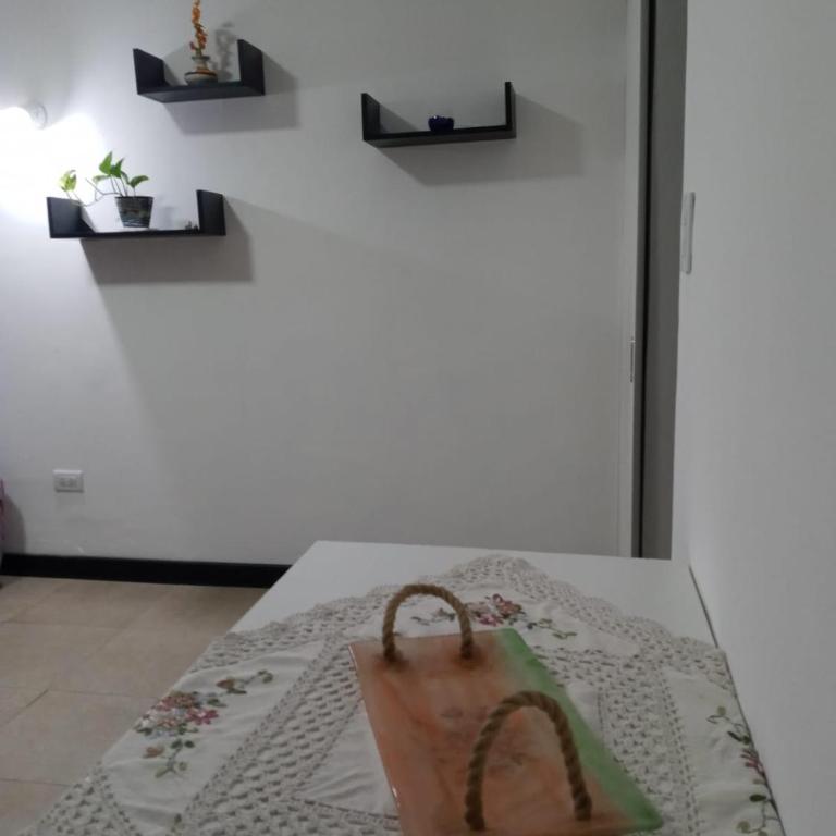 Monoambiente reciclado a nuevo zona Aldrey - Apartamento de 1 dormitorio - 2