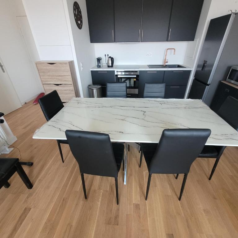 Appartement chic 5 min Disneyland/Vallée Village - Apartment mit 1 Schlafzimmer - 13