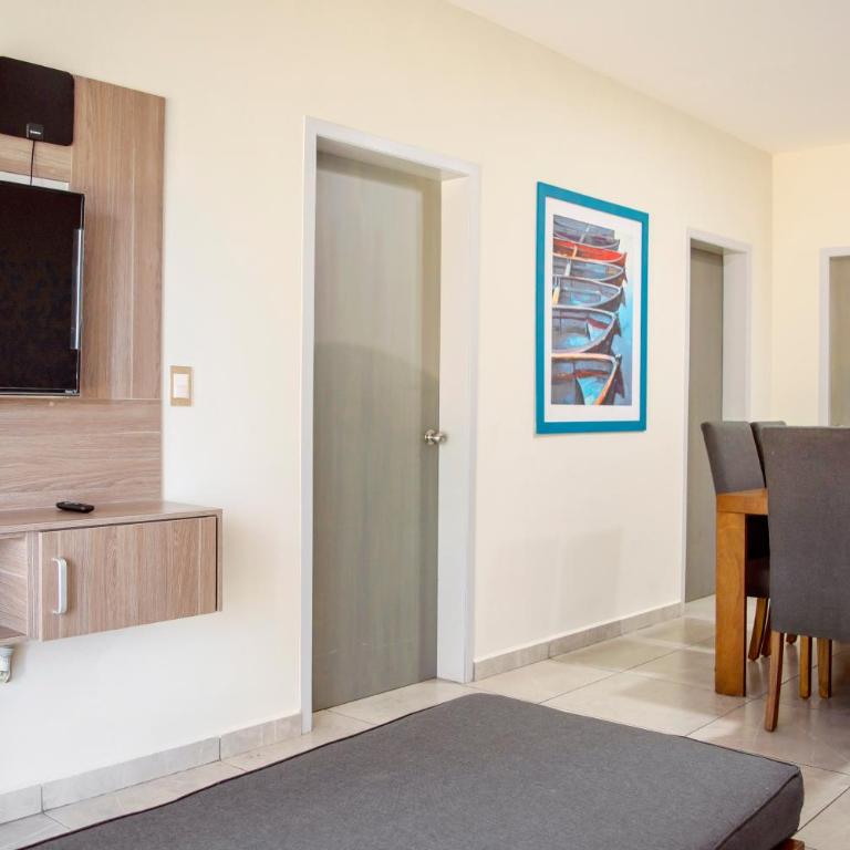 hermoso depa con vista a la marina by G P S rentas - Two-Bedroom Apartment - 13