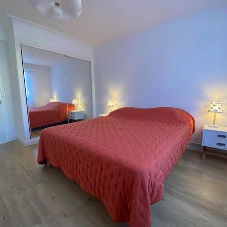 Appartement rénové 85m2, terrasse, parking, face à plage - FR-1-494-149 - Apartment - 4