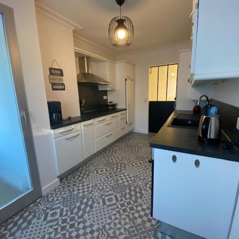 Appartement rénové 85m2, terrasse, parking, face à plage - FR-1-494-149 - Apartment - 8