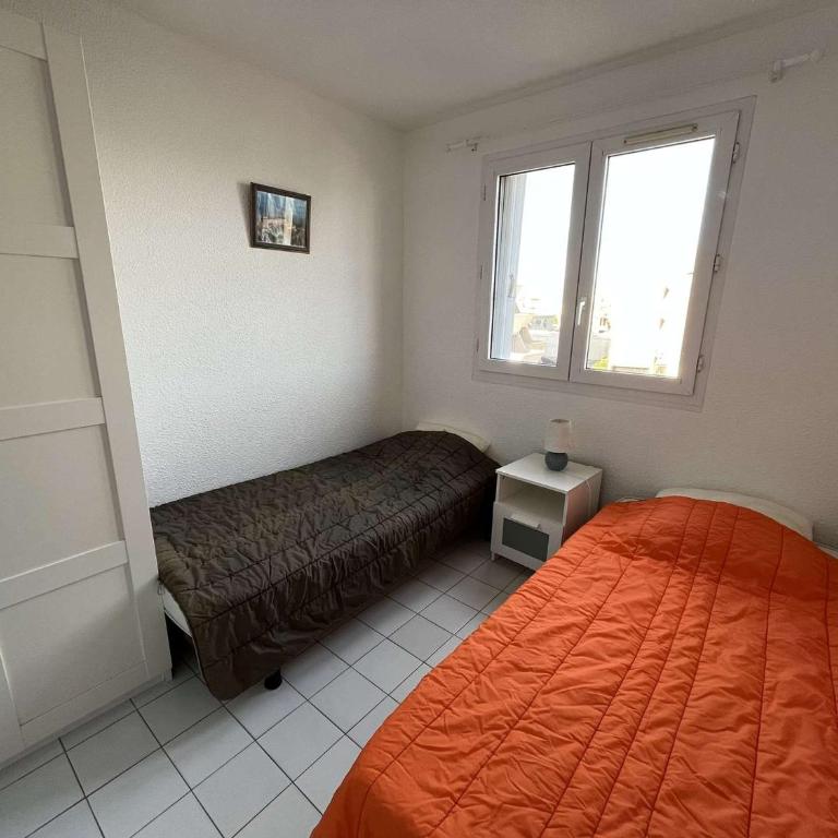 Appartement 4 couchages avec clim, terrasse, piscine et accès direct à la mer - FR-1-387-192 - Appartamento - 2