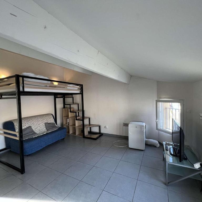Studio Centre-Ville à 150m de la Plage, 4 Pers., Mezzanine, Cuisine Équipée, Proche Commerces - FR-1-701-51 - Studio - 6