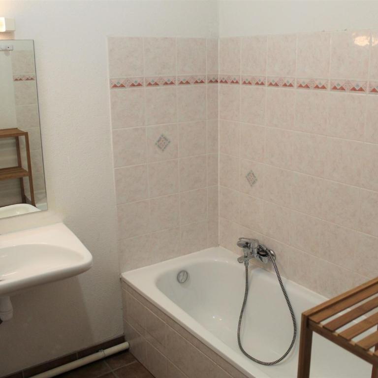 Appartement cosy 2 pièces avec coin nuit, 6 couchages, à 100m des pistes et commerces à Vars - FR-1-330B-207 - Apartamento - 12
