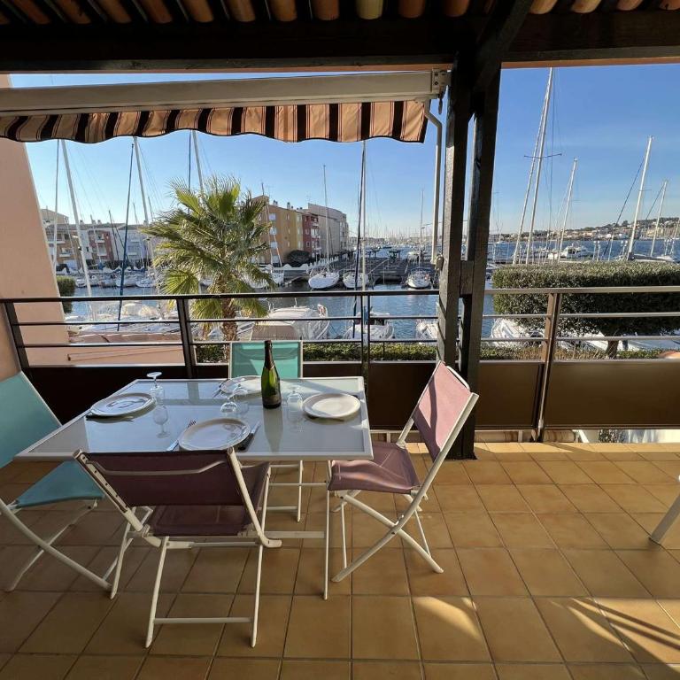 Studio cabine avec piscine, parking, lave-linge, quartier calme à Cap d'Agde - FR-1-702-39 - Monolocale - 1