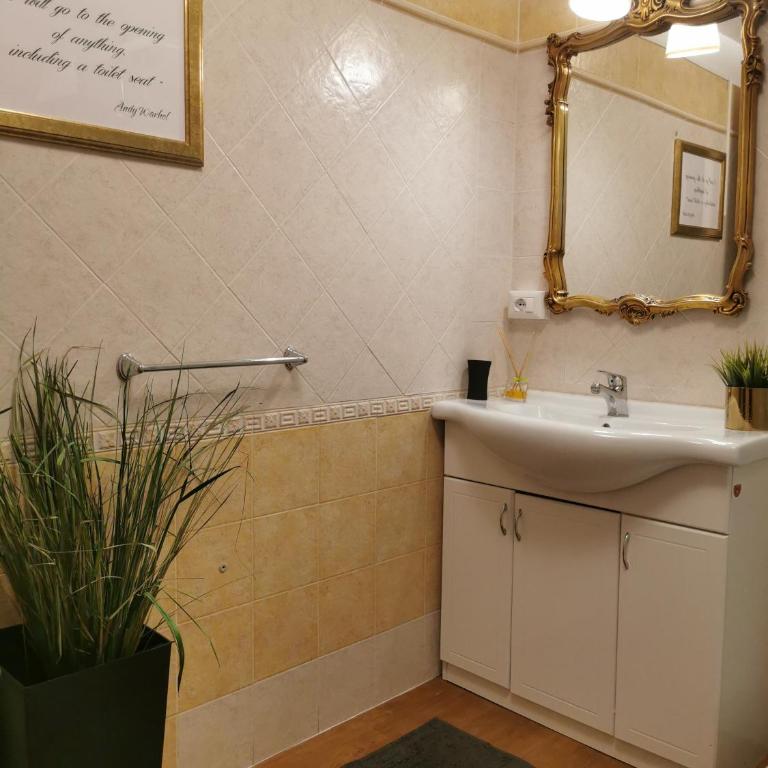 109 SUITES ROMA - Quadruple Room - 9