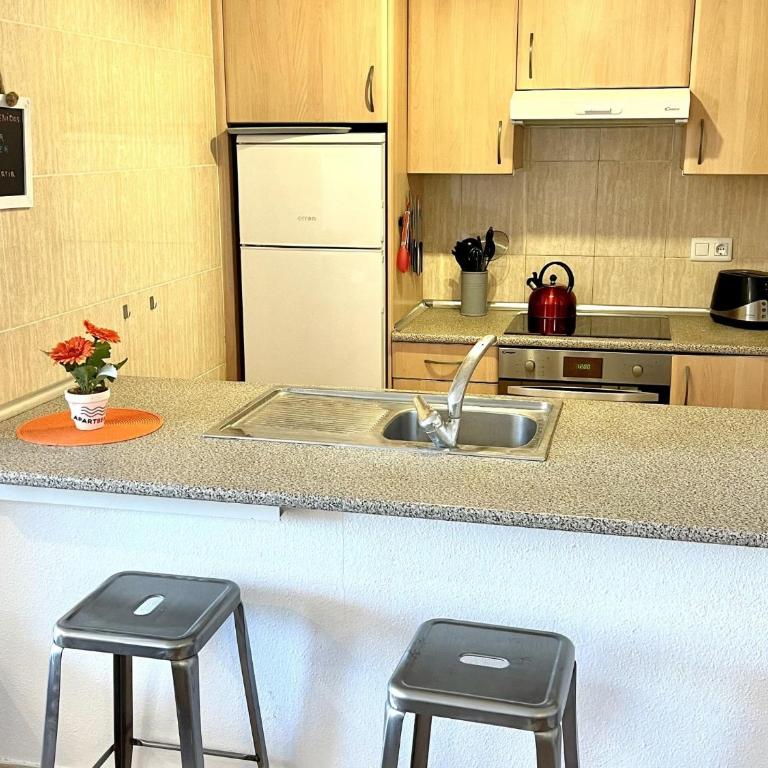 APARTBEACH LOS RISCOS y RESIDENCIAL - Apartment with Pool View - 90