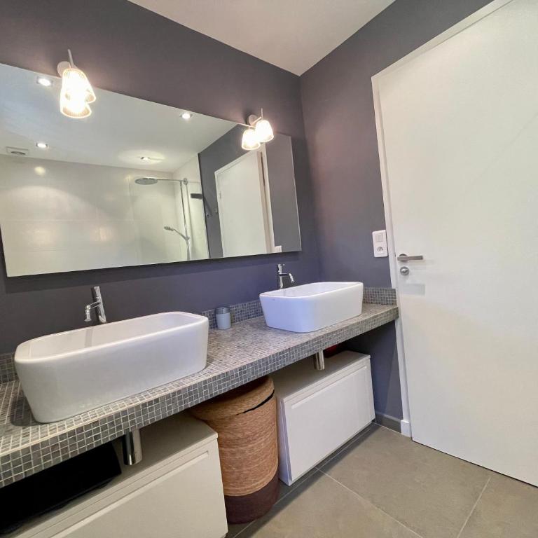 La Mirandole by Connexion - Three-Bedroom Apartment - 42