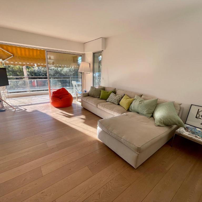 La Mirandole by Connexion - Three-Bedroom Apartment - 75