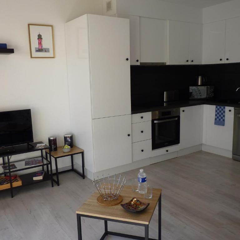 Sol-y-Days Baroncelli, Appartement rénové avec vue latérale sur mer et proche du centre ville - Apartment with Sea View - 10