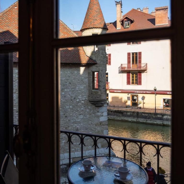 Le Balcon Perrière I - Appartement de charme avec vue directe sur le Thiou - Appartement - 22