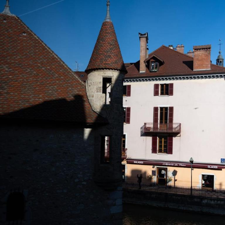 Le Balcon Perrière I - Appartement de charme avec vue directe sur le Thiou - Appartement - 23