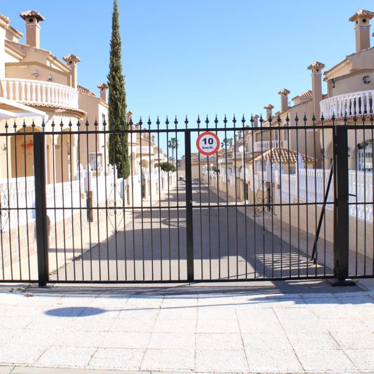 Villa Reformada en Residencial Orihuela Costa - Villa de 2 dormitorios - 27