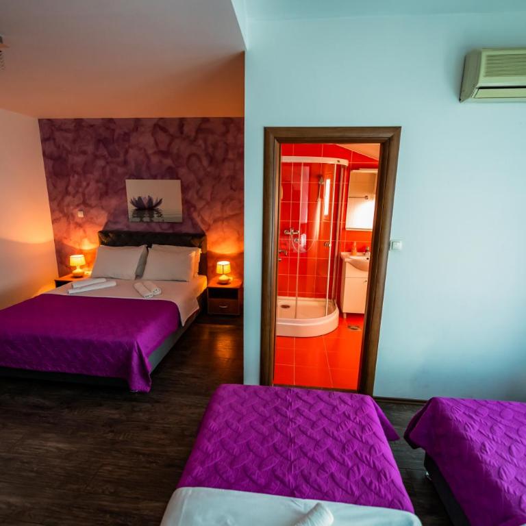 Hotel Oasis - Quadruple Room - 12