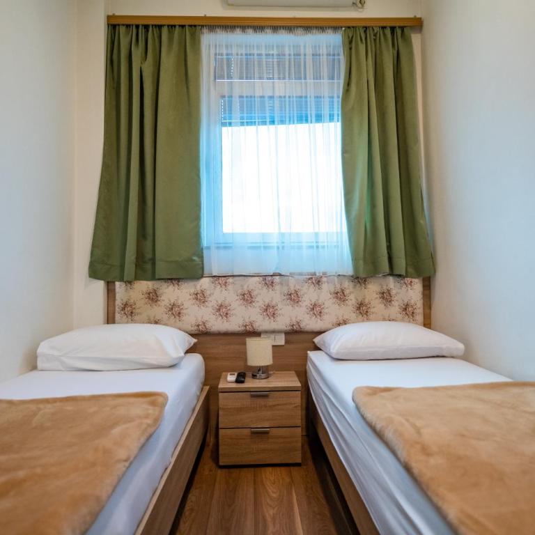 Hotel Oasis - Twin Room - 7