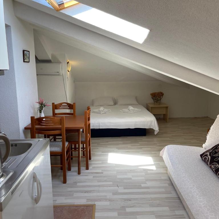 Apartments Milano - Studio with Balcony and Sea View - 34