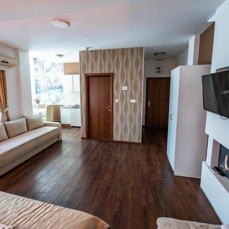 Hotel Oasis - Quadruple Room - 16
