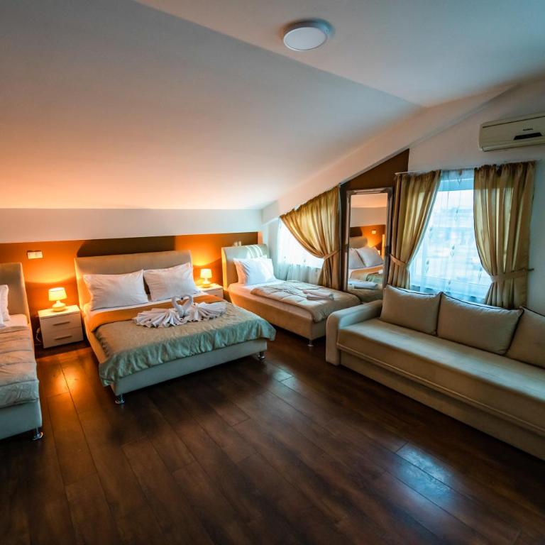 Hotel Oasis - Quadruple Room - 6