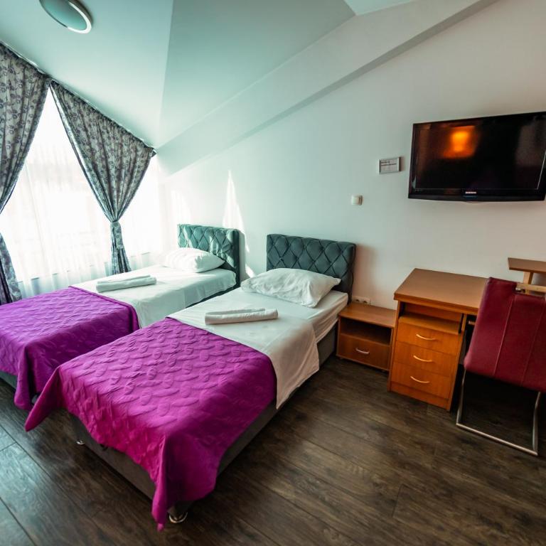 Hotel Oasis - Quadruple Room - 18