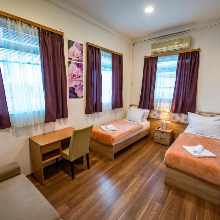 Hotel Oasis - Triple Room - 10