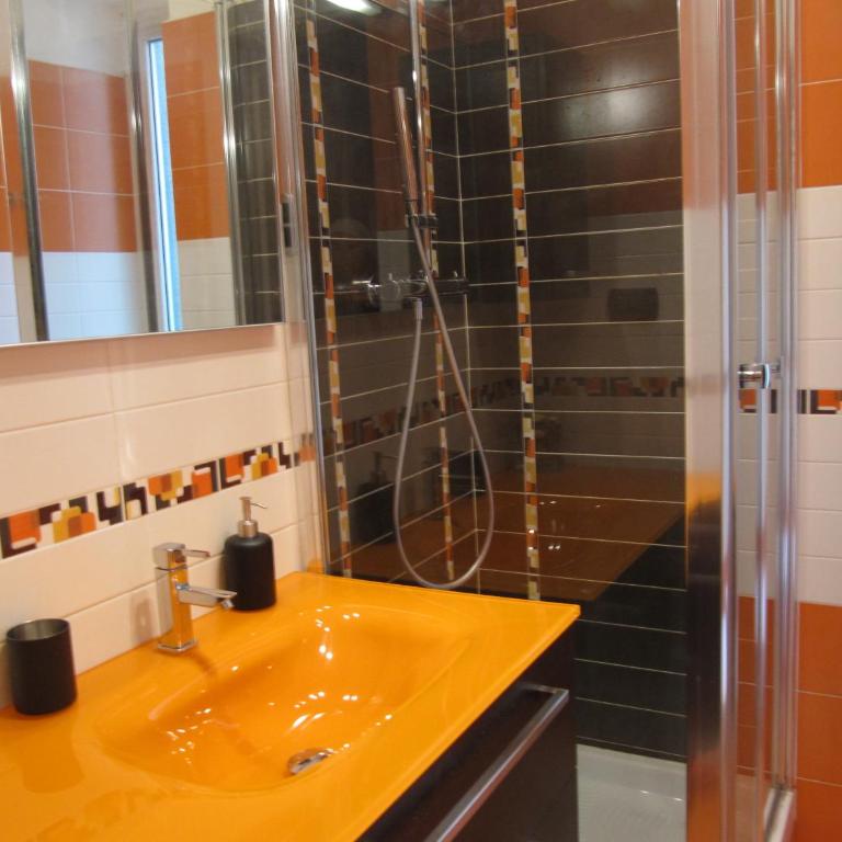 Matteo al Vaticano Vicino Metro - Two-Bedroom House - 29