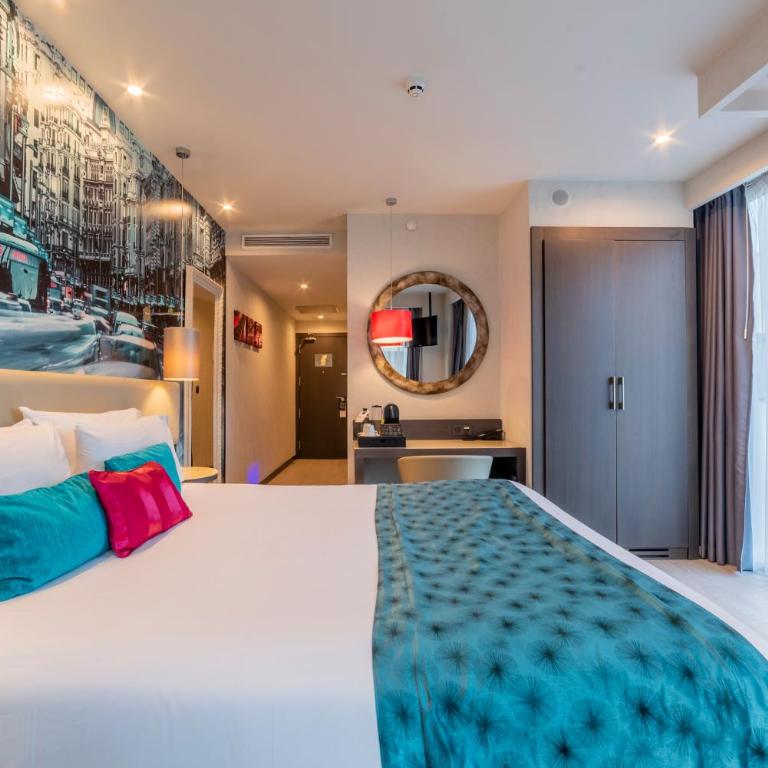 Hotel Indigo Madrid - Gran Vía by IHG - Premium Queen Room - 4