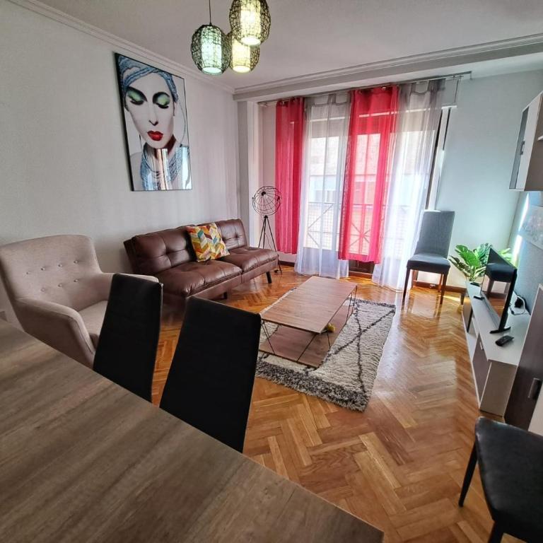 Imperial, 9 - Three-Bedroom Apartment - 17