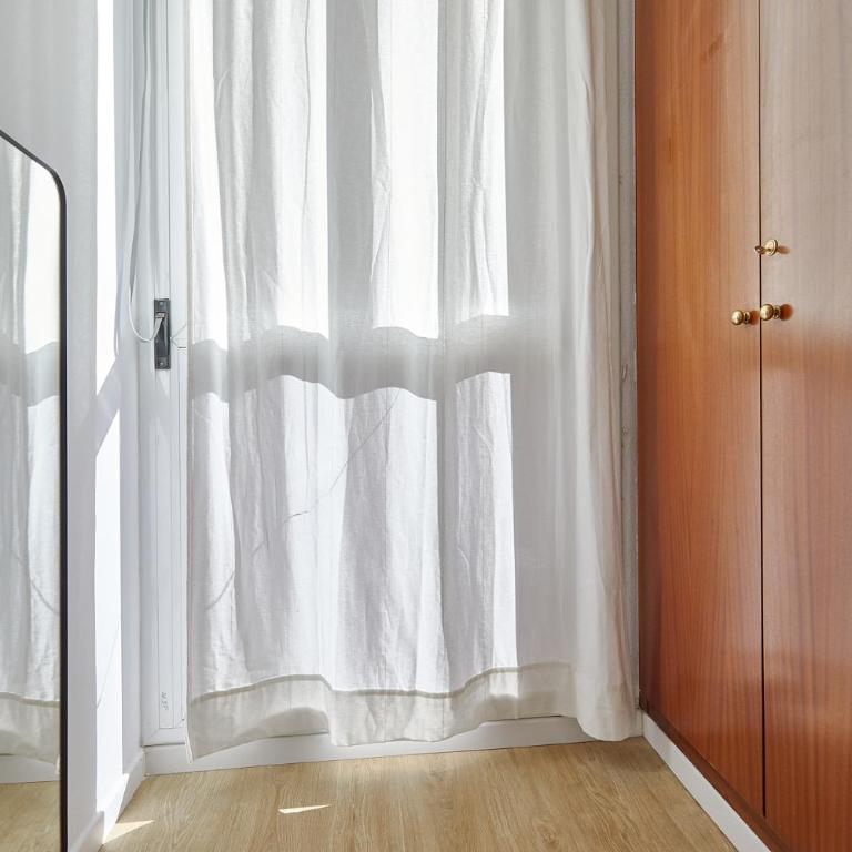 BBarcelona Clot Apartments - Three-Bedroom Apartment - 11