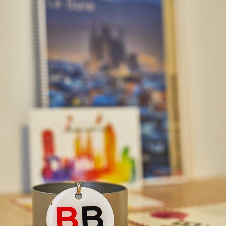 BBarcelona Clot Apartments - Three-Bedroom Apartment - 13