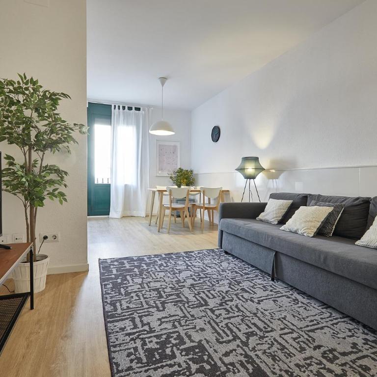 BBarcelona Clot Apartments - Three-Bedroom Apartment - 4