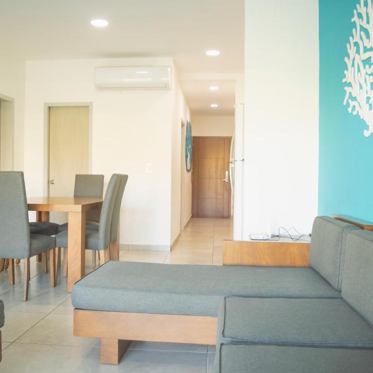 Depa con hermosa vista desde terraza by G P S rentas - Three-Bedroom Apartment with Lake View - 8