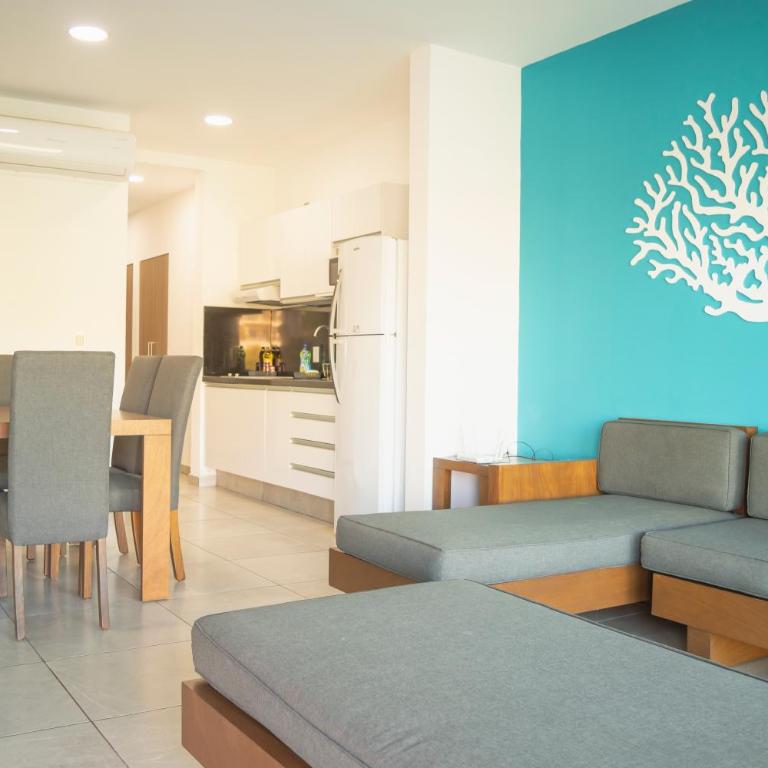 Depa con hermosa vista desde terraza by G P S rentas - Three-Bedroom Apartment with Lake View - 4
