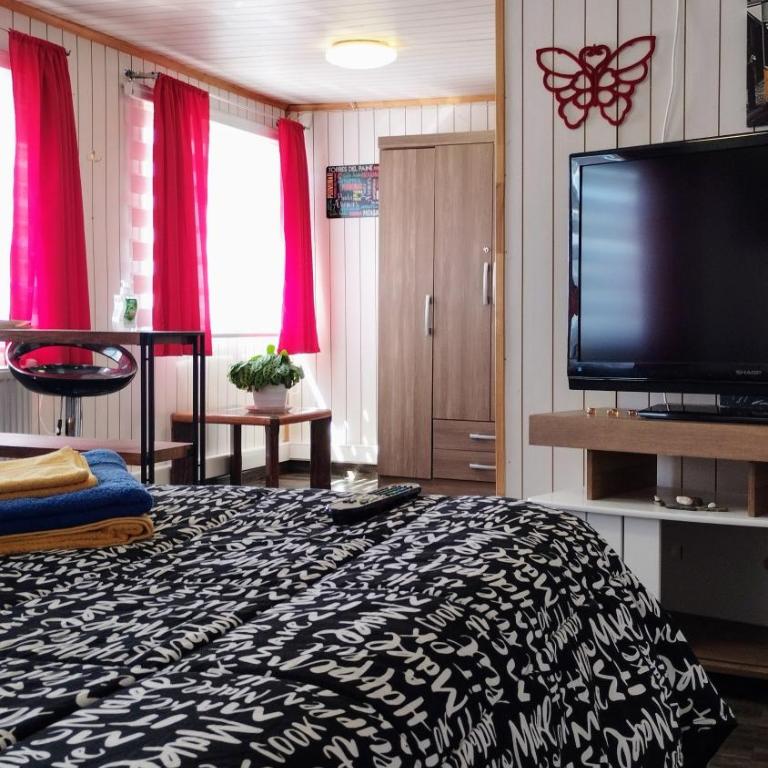 Hostal Host Patagonia - Habitación Doble con baño privado - 13