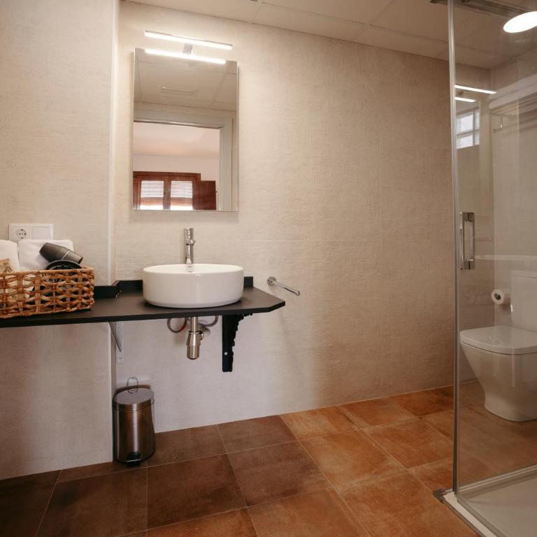 La Plaza Hostal - Habitación Doble Amplia con balcón - 2