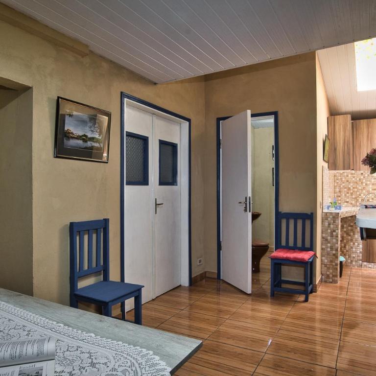 Casa Charlie - Three-Bedroom Apartment - 21